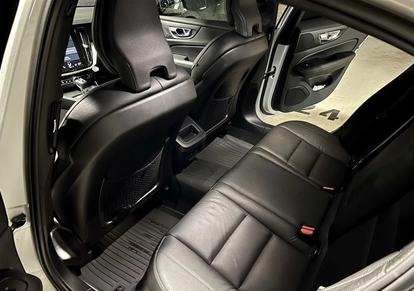 Volvo S60 cena 145000 przebieg: 77000, rok produkcji 2019 z Warszawa małe 277